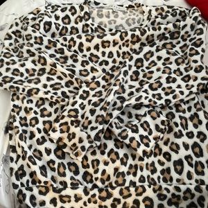 Cheetah print sweater NEVER WORN
